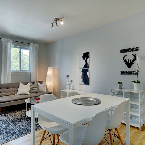 Des Cèdres 2 ½ Entièrement Meublé à Louer Limoilou Juillet 2026 - Photo 1