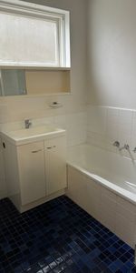 St Kilda East - Photo 4