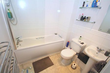 1 bedroom flat to rent - Photo 4