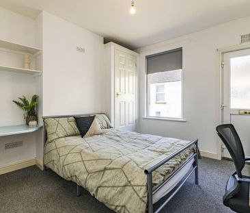 4 bedroom terraced house to rent - Photo 6