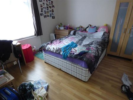 4 bedroom terraced house to rent - Photo 5