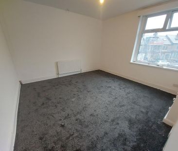 4 bedroom terraced house to rent - Photo 2