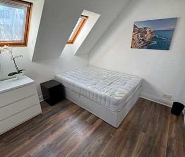 3 Bed Terraced House, Heron Place, SE16 - Photo 6