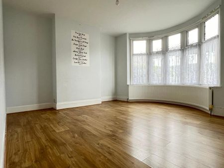 3 bedroom semi-detached house to rent - Photo 2
