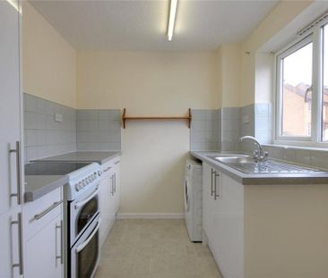 2 bedroom semi-detached house to rent - Photo 4