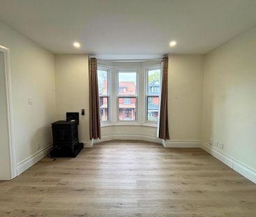 $2,195 / 2 br / 1 ba / 49 Fairholt rd S unit 2 - Photo 1