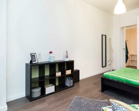 Via Antonio Canova, Milan, Lombardy 20145 - Photo 2