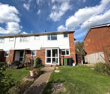3 bed end of terrace house to rent in Ian Close, Bexhill-On-Sea, TN40 - Photo 2