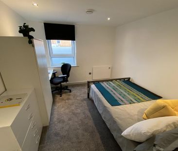 5 bedroom apartment to rent - Photo 4