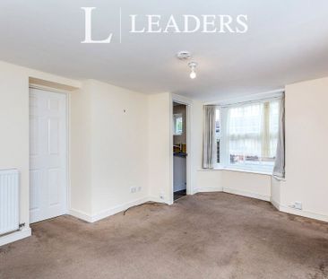 1 bedroom maisonette to rent Trafalgar Road, Horsham, RH12 - Photo 2