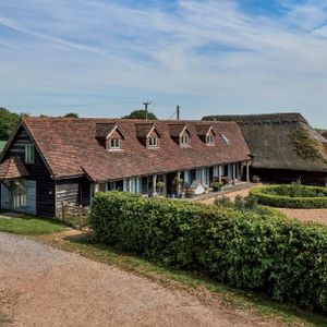 2 bedroom semi-detached house to rent - Photo 2