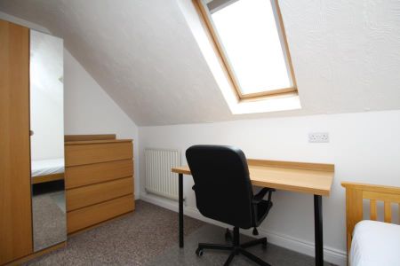 5 bedroom townhouse to rent - Photo 3