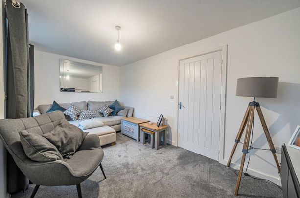 3 bedroom semi-detached house to rent - Photo 1