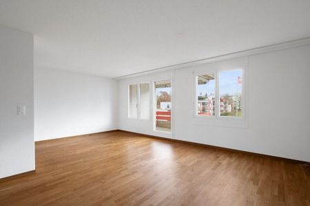 sunny residential neighborhood in a child-friendly environment - Photo 2