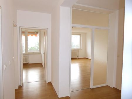 N-St. Johannis: Helle 3-Zi-Whg. (2. OG m.Lift) mit EBK und Loggia - Foto 4