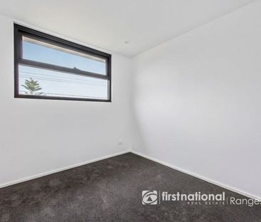 Modern Living with Convenience - Photo 3