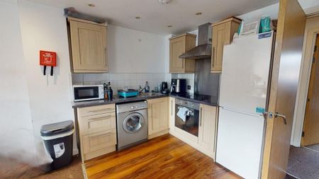 2 bedroom flat to rent - Photo 4