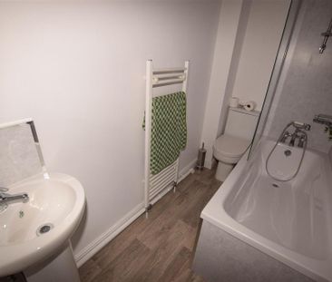 3 bedroom terraced house to rent - Photo 5