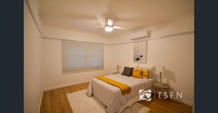 Modern Three Bedroom Home! - Photo 3