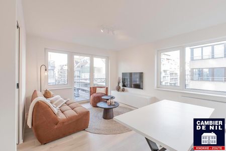 Gerenoveerd en centraal gelegen hoekappartement - Photo 2