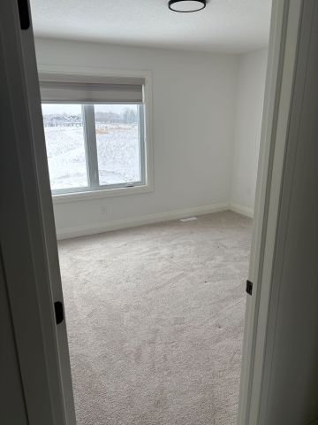 For Lease - 235 Kennington Way Unit# 37, London South, Ontario - Photo 2