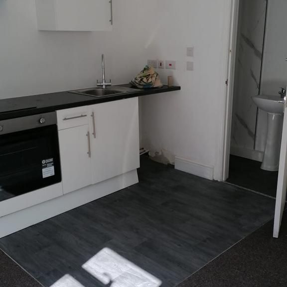 Studio to rent - Photo 1