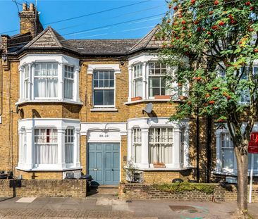 A charming two bedroom apartment on a quiet cul-de-sac in Wandsworth. - Photo 1