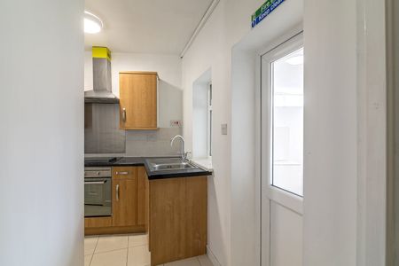 1 Bed Flat, Balfour Road, IG1 - Photo 4