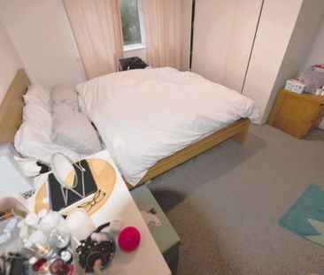 2 bedroom Flat in Flat 20, Leeds - Photo 5