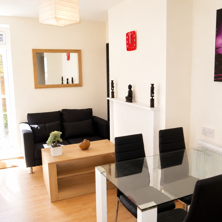 Shillingford House – Room 4 - Photo 1