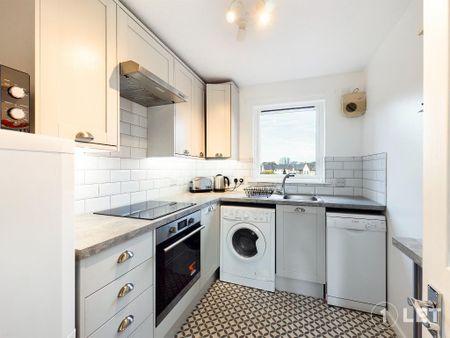 2 bedroom flat to rent - Photo 4