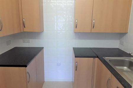 1 bedroom retirement property to rent - Photo 4