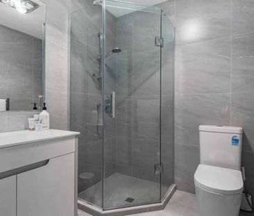 Comfortable & Cozy 2 Bedroom House Available Now - Photo 1