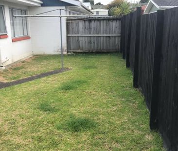 Central Papakura 2 bedroom unit. - Photo 3