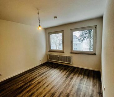 Tolle helle 2 Zimmer Wohnung mit BALKON - Photo 2