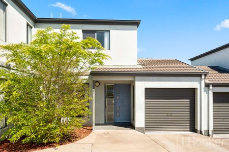 Fantastic 2 Bedroom Ensuite + Study Townhouse with Garage - Photo 4