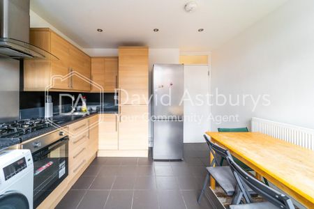 4 bedroom apartment to rent - Photo 3