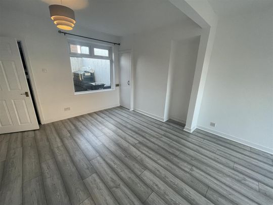 119 Broadway, Donegall Road, - Photo 1