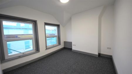 2 bedroom maisonette to rent - Photo 2