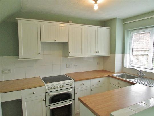 3 bedroom semi-detached house to rent - Photo 1