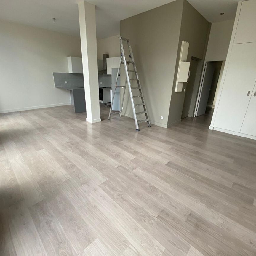 A LOUER : T3 à LILLE • place de la République - Lille • 1 490 € - Photo 1