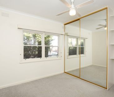 Large Family Home - Photo 5