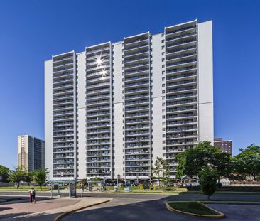 Large, Luxurious, Completely Renovated Large Two Bed Apartment in East York - Photo 2