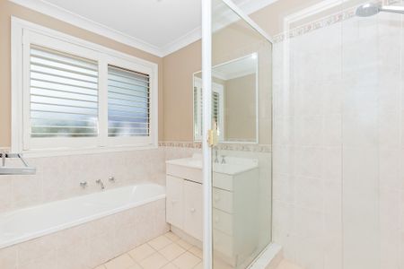 16 Basswood Crescent, Fletcher NSW 2287 - House For Rent | Domain - Photo 4