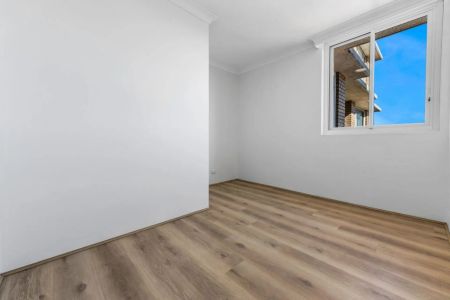 IDEAL BEACHSIDE EXECUTIVE LIVING - Photo 3