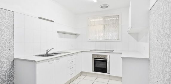 Gold Coast Broadwater Lifestyle at Its Best! - Photo 2