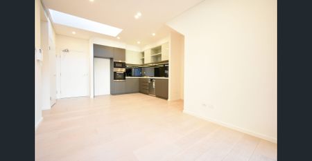 "Industry" Newtown One Bedroom + Huge Size Private Roof Top - Photo 5