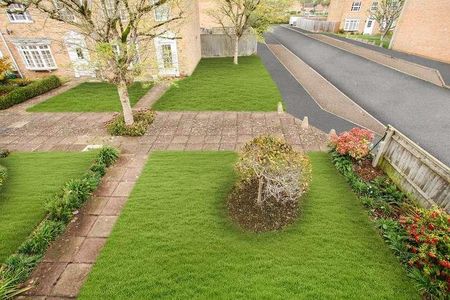 Fosseway Avenue, Moreton-in-marsh, Gloucestershire, GL56 - Photo 2