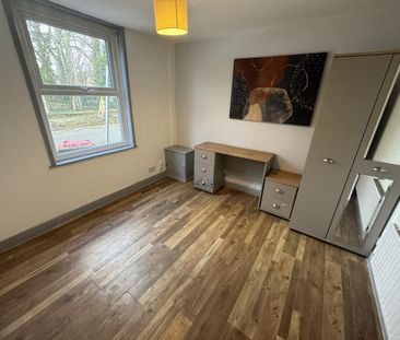 3 bedroom terraced house to rent - Photo 4