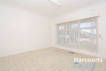 Charming 3-Bedroom Home in Thomastown - Photo 2